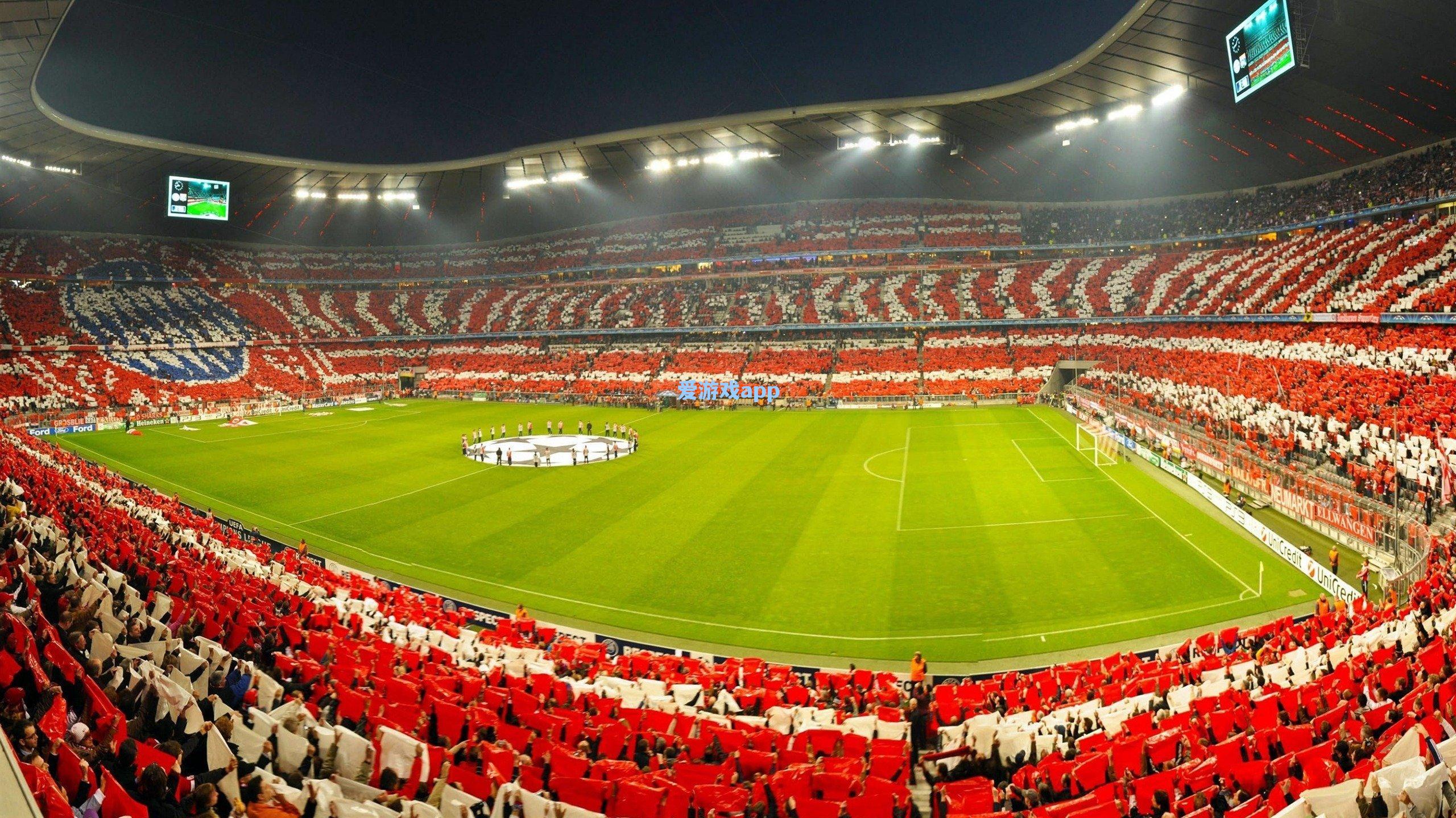 麻烦让一下,别挡着我庆祝队友进球!绿茵场上的激情瞬间引爆全网热议